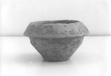 Coppa con orlo a collarino